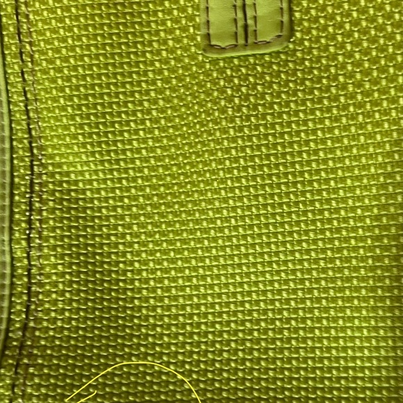 Chartreuse Green Nylon The Sak Purse. PGC w minor flaws. See Photos. - Picture 4 of 9
